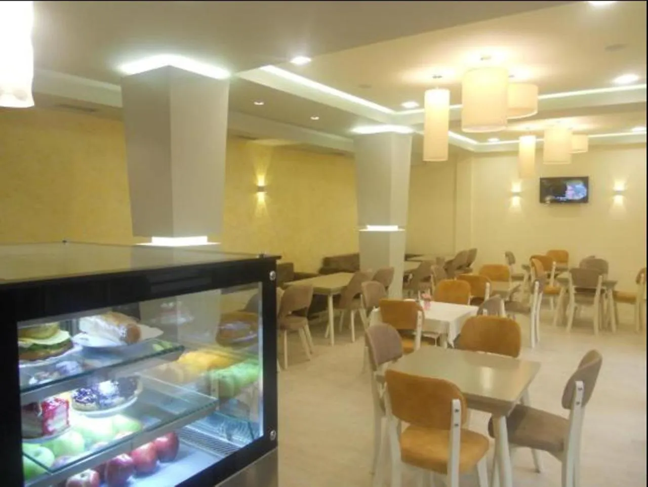 昂诺拉托酒店 Vlorë 3*,  阿尔巴尼亚