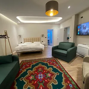 vila-amo-suitesrooms-in-tirana-center.hotels-in-tirana.com/